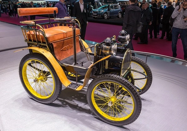 La prima auto Renault Voiturette