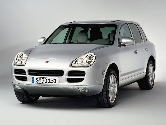 La prima Porsche Cayenne, 2002