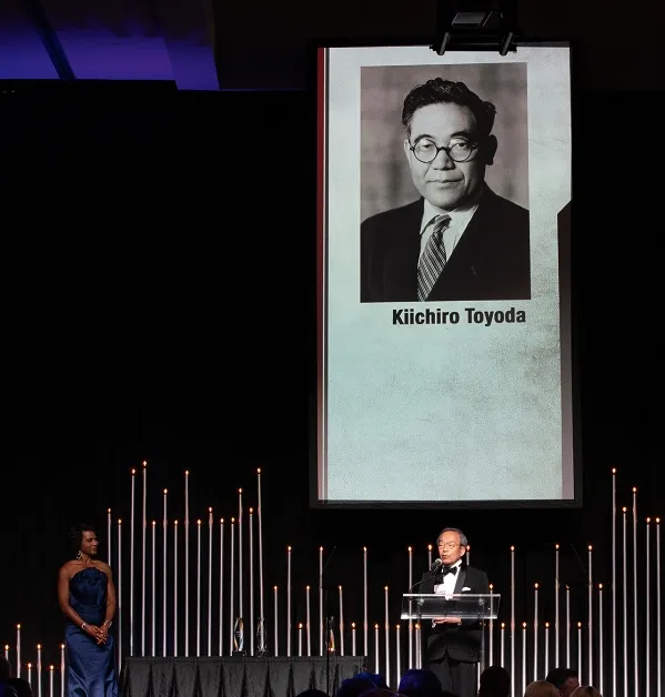 Kiichiro Toyoda Cerimonia di introduzione alla Automotive Hall of Fame 1994