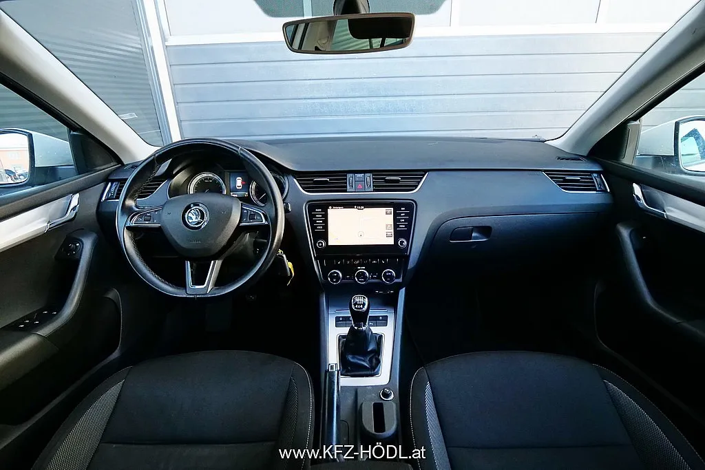 Skoda Octavia Combi 2,0 Ambition TDI 4×4 Image 9