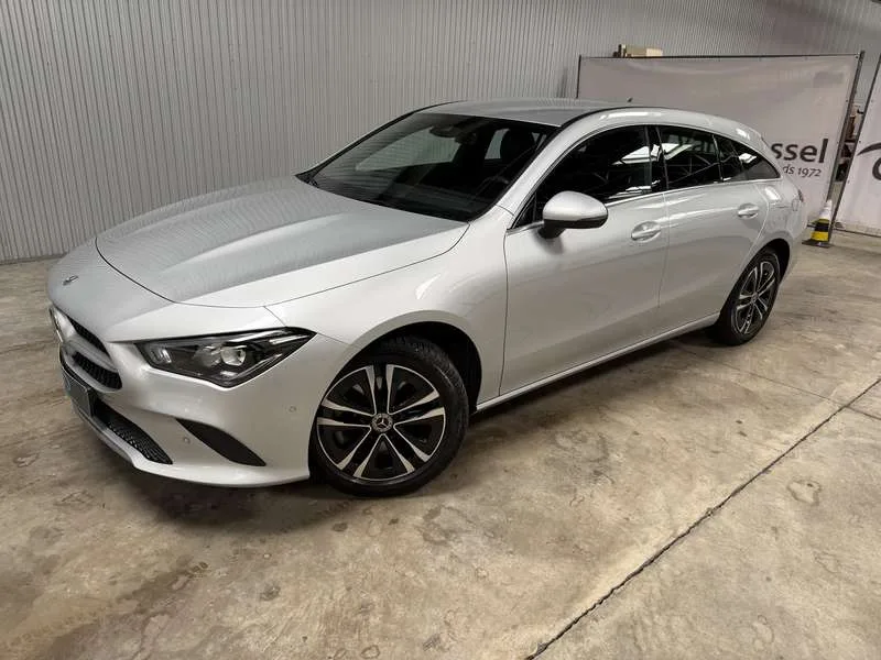 Mercedes-Benz CLA 250 CLA 250 e PHEV Business Line Image 2