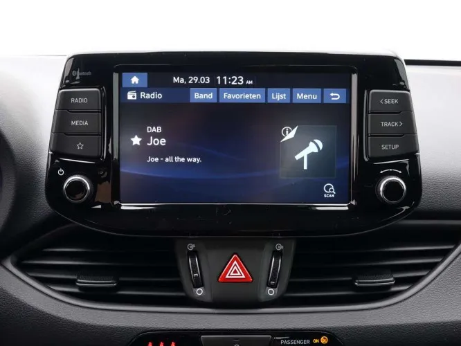 Hyundai i30 1.0i 120 5D Twist Plus + GPS Carplay + Camera + ALU16 Image 10