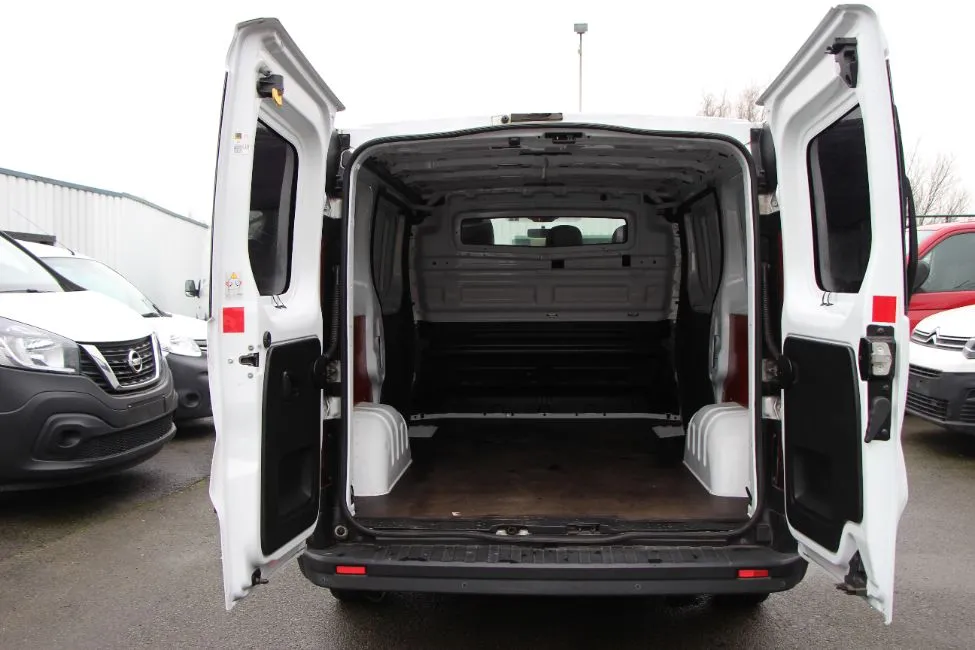 Opel Vivaro 1.6 Cdti Airco EU6 Warranty Image 12