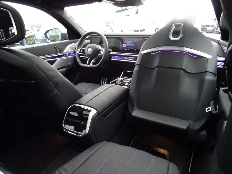 BMW i7 xDrive60 =M-Sport= Executive Lounge Гаранция Image 9