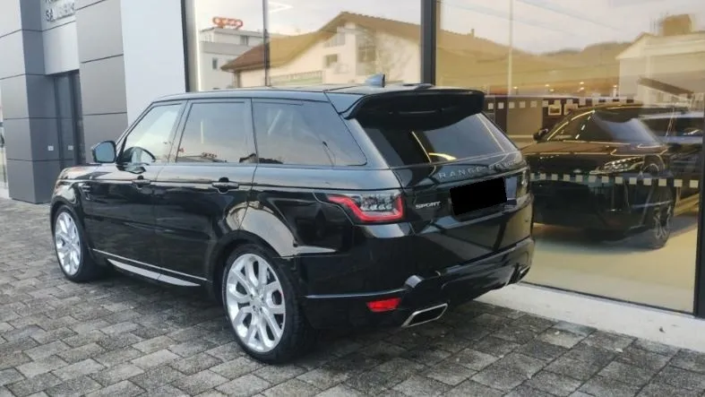 Land Rover Range Rover Sport 3.0 SDV6 HSE Dynamic Image 4