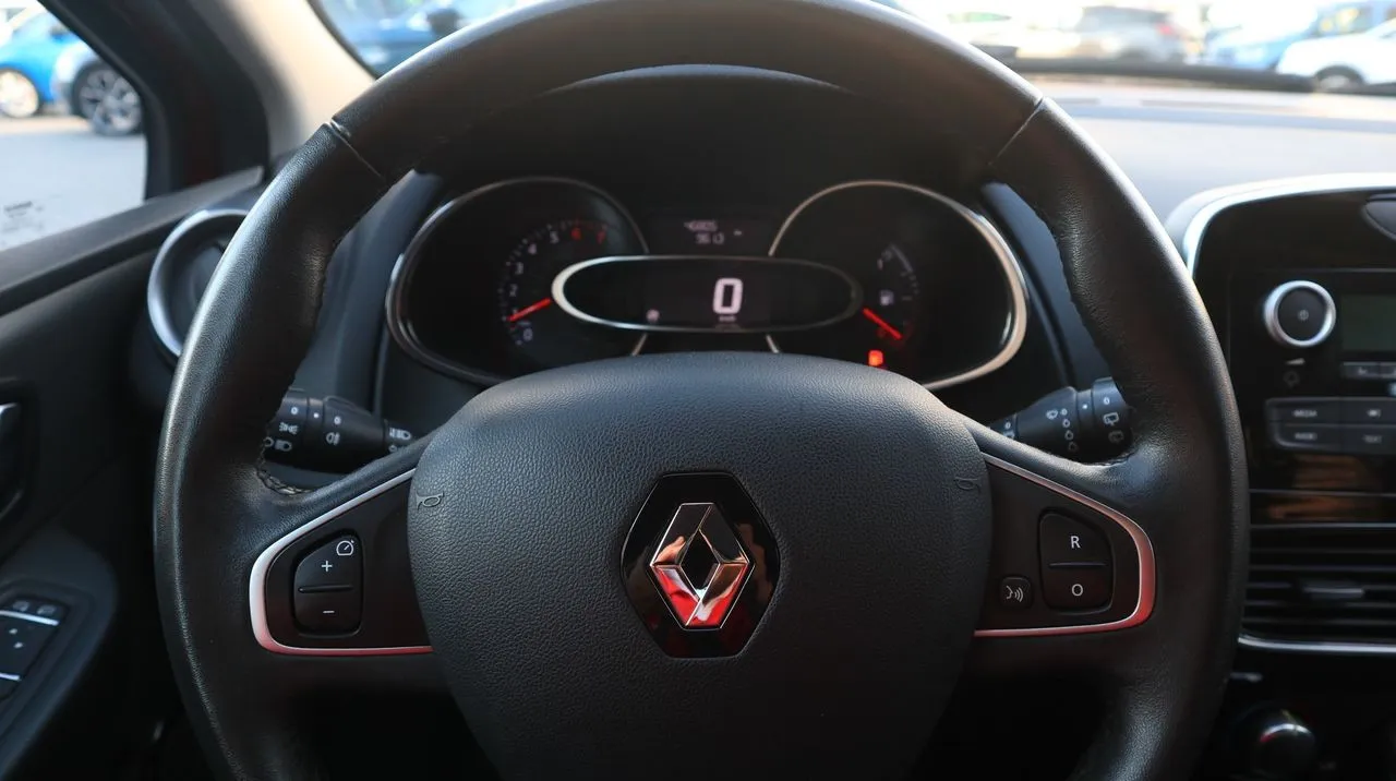 Renault Clio IV 0.9 TCe 90 Grandtour...  Image 9