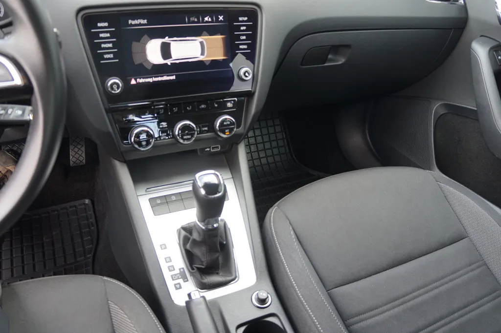Skoda Octavia COMBI 1.4 TSI DSG AMBITION*TEMPOMAT*PDC* Image 9