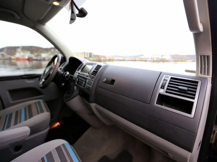 Volkswagen T5 California Beach Image 8