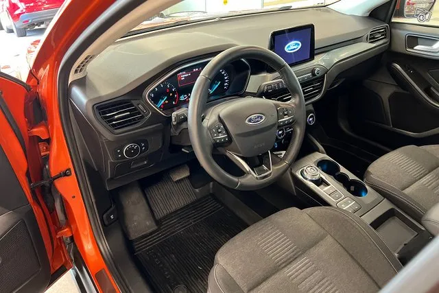 Ford Focus 1,0 EcoBoost 125hv A8 Active * Aktiivi vakkari / Navi * Image 7