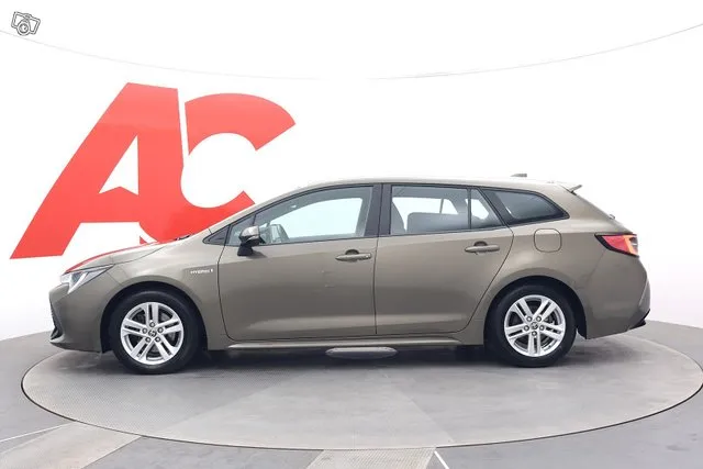 Toyota Corolla Touring Sports 2,0 Hybrid Active Edition Image 2
