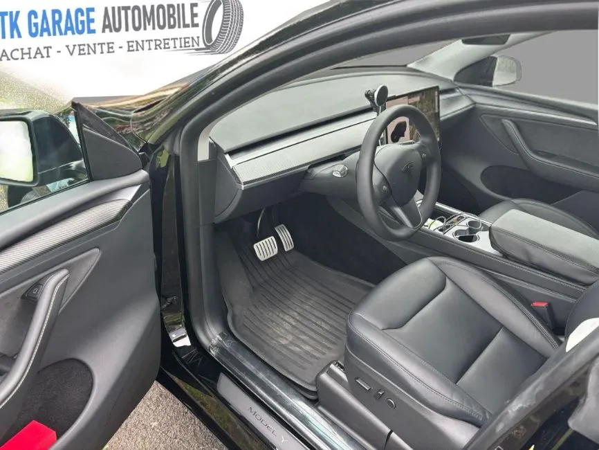 Tesla Model Y Performance Image 8