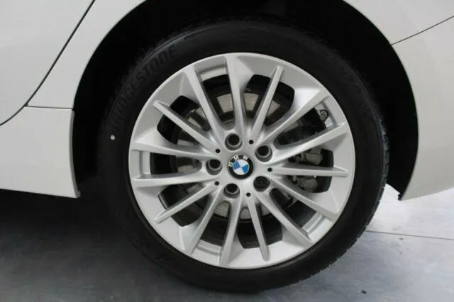 BMW Serie 1 120i 5p. Advantage Image 6