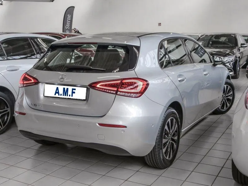 MERCEDES BENZ Classe A A 180 d Automatic Business Extra Image 3
