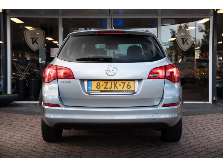 Opel Astra Sports Tourer 1.4 Edition  Image 5