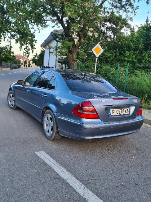 Mercedes-Benz E 320 Avantgarde Image 3