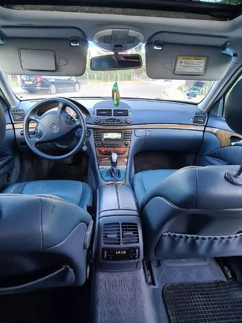 Mercedes-Benz E 320 Avantgarde Image 6