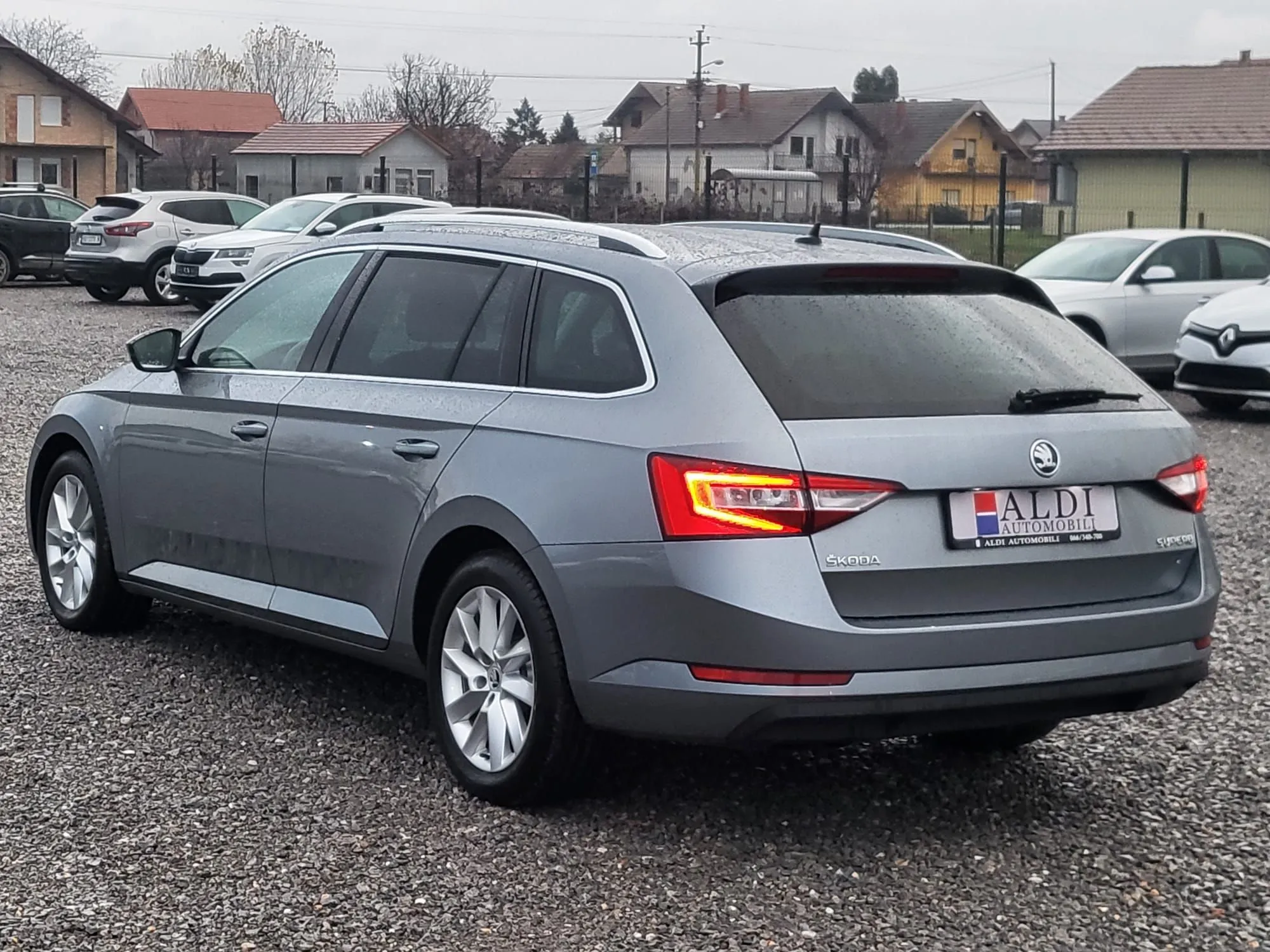 Škoda Superb 2.0 Tdi/DSG Image 9