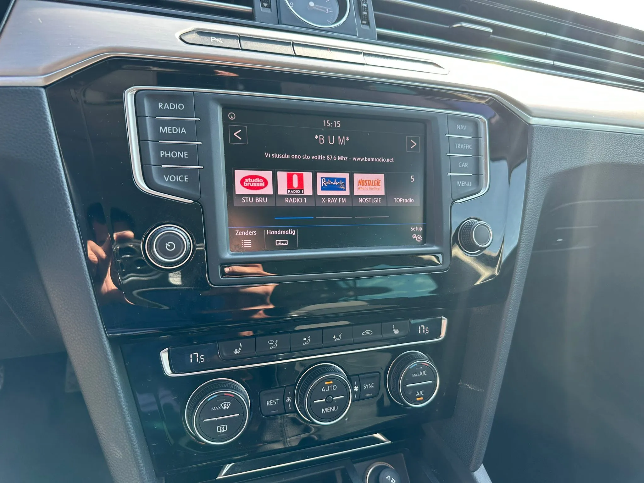 Volkswagen Passat 1.6 HDI KREDITI NA LICU MESTA Image 7