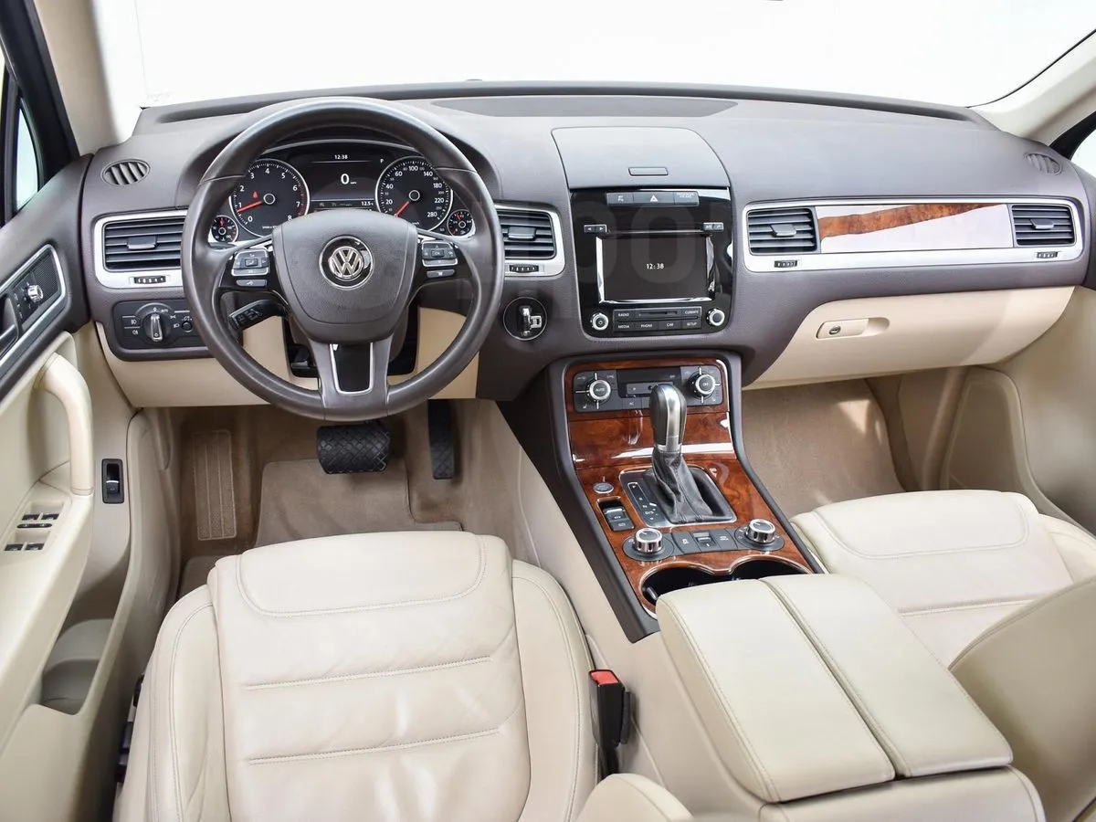 Volkswagen Touareg  Image 2
