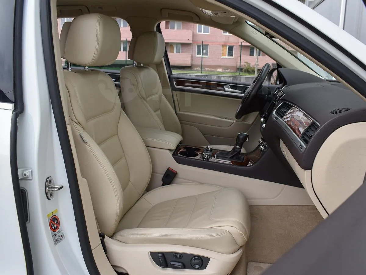 Volkswagen Touareg  Image 4