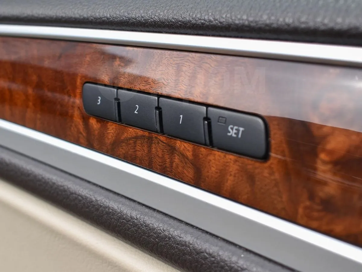 Volkswagen Touareg  Image 7