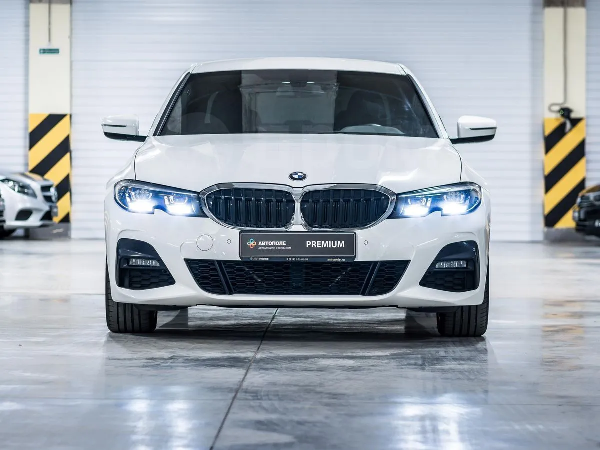 BMW 3-Series  Image 3