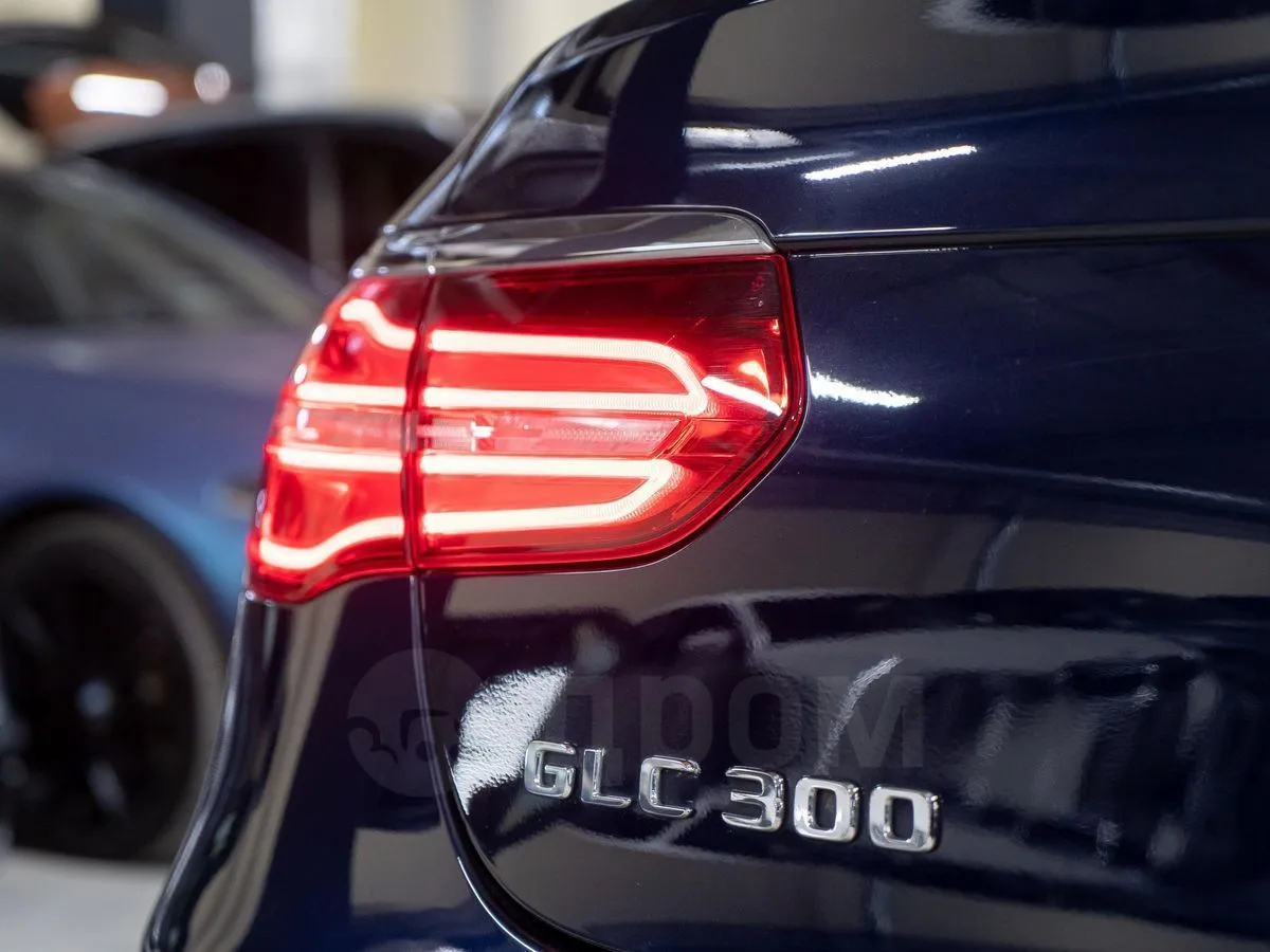 Mercedes-Benz GLC  Image 9