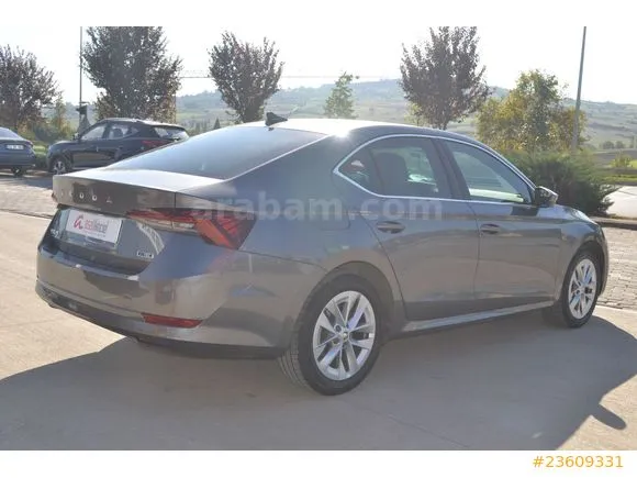 Skoda Octavia 1.5 e-Tec Premium Image 10