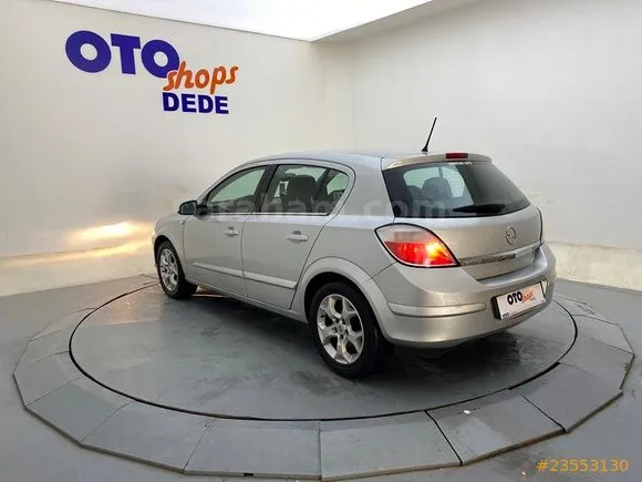 Opel Astra 1.6 Cosmo Image 4