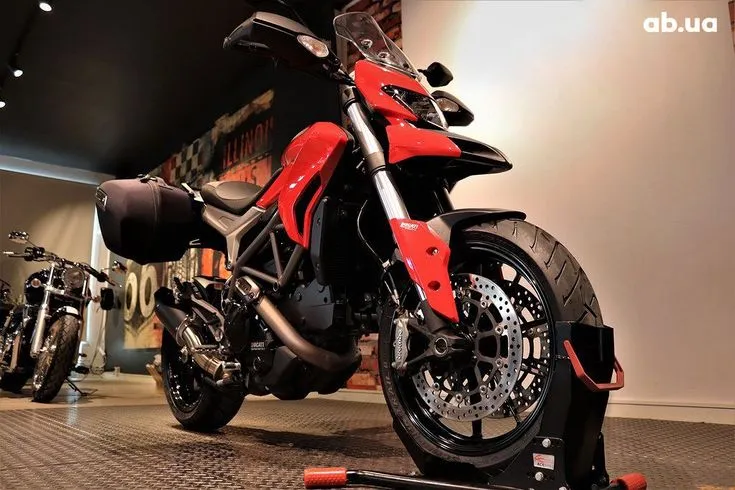 Ducati Hyperstrada  Image 9
