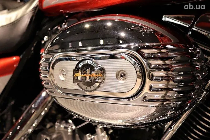 Harley-Davidson FLHTCU  Image 6